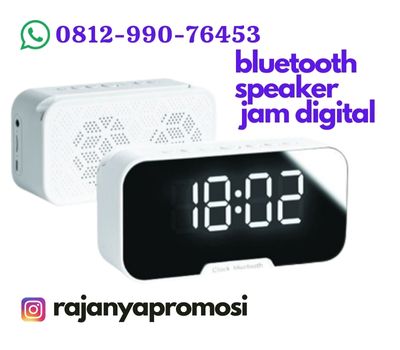 Bluetooth Speaker dengan Jam Digital BTSPK03 sebagai pilihan souvenir perusahaan eksklusif. Speaker ini menawarkan area cetak logo 100 mm x 10 mm, versi Bluetooth 5.0, dan daya keluar 3W. Dengan ukuran produk 140 x 70 x 47 mm dan kapasitas baterai 1200mAh, speaker ini juga dilengkapi dengan jam, alarm, phone holder, dan TF Card